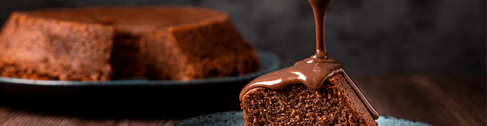 Calda de chocolate: aprenda técnicas de preparo e aplicações