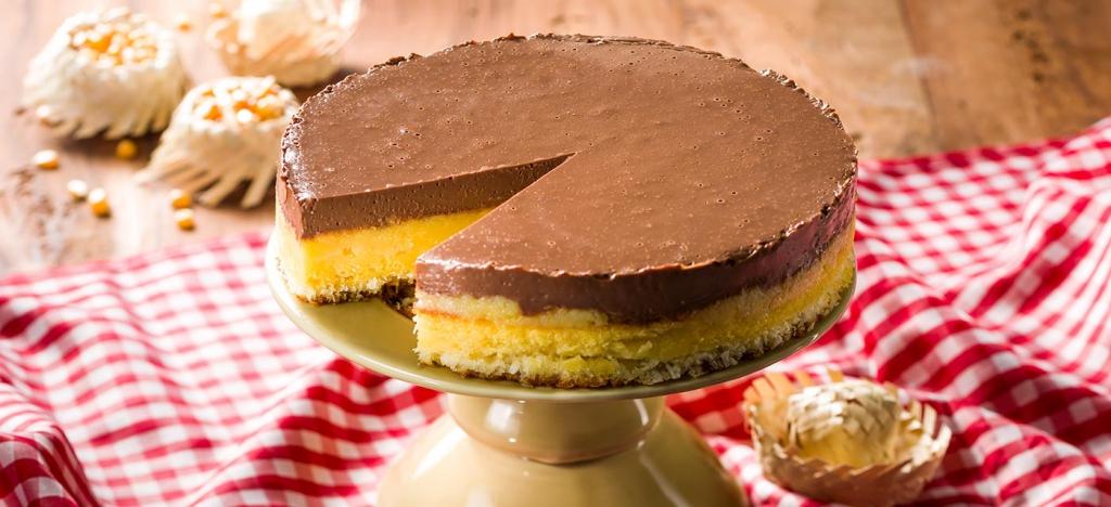 Bolo de Fubá Cremoso com Chocolate