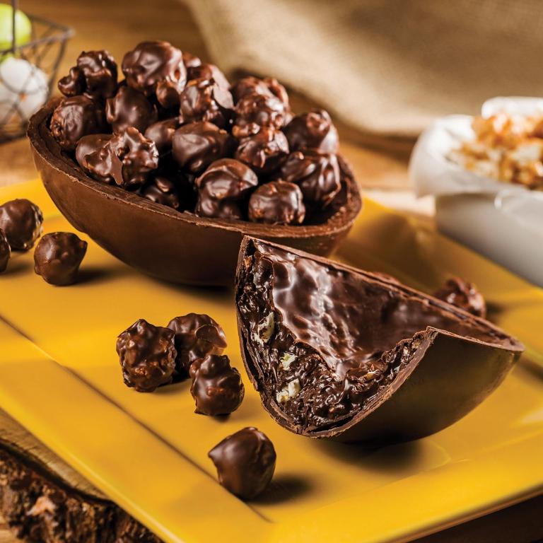 Receita de Ovo de Pipoca Caramelizada com Chocolate - Docepedia