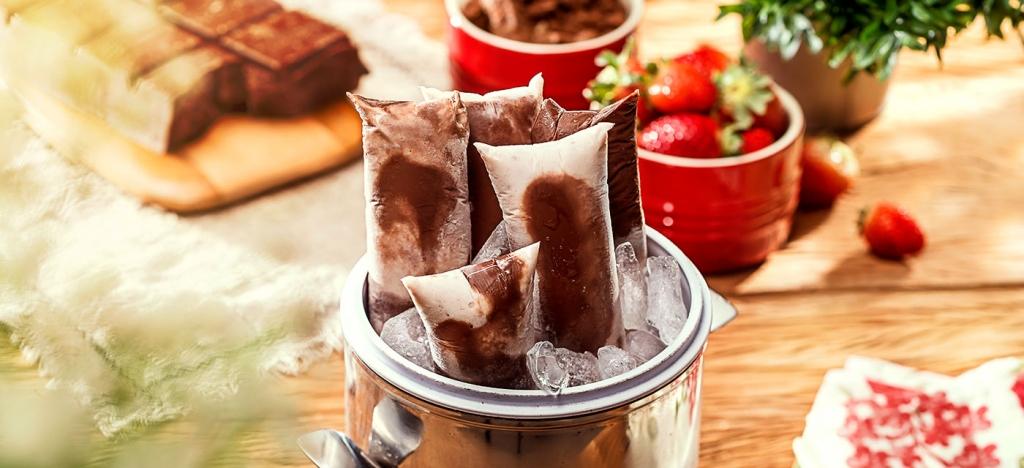 Sacolé Gourmet de Chocolate com Morango