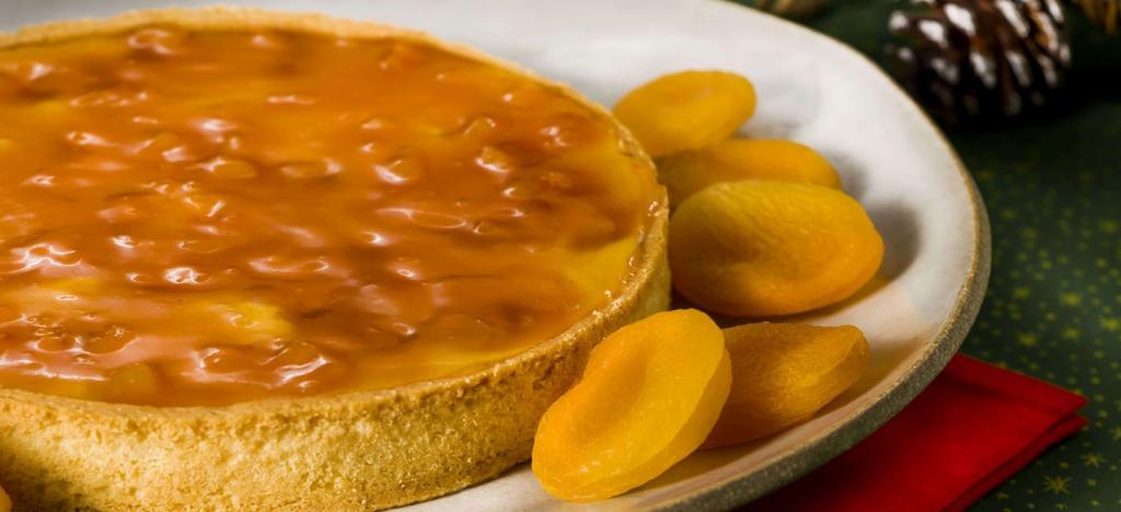Torta de Chocolate Branco e Damasco