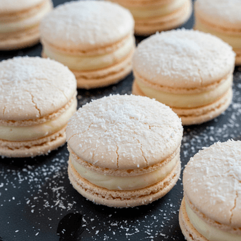 Bombom de Coco Bianco e Macaron